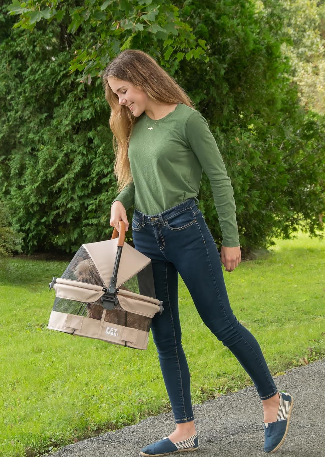 Pet Gear View 360 Ultra Lite Pet Safety Carrier & Car Seat for Small Dogs & Cats Push Button Entry, 15", Sand